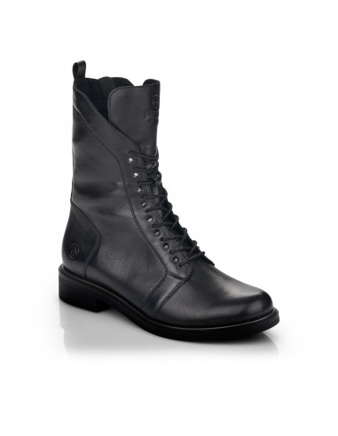 Stivaletto in pelle con borchiette